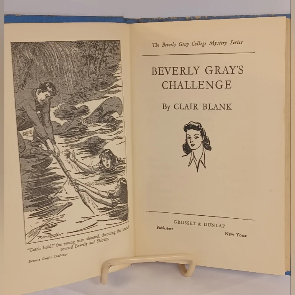 Clair Blank ▪️𝐌𝐢𝐝 𝐂𝐞𝐧𝐭𝐮𝐫𝐲